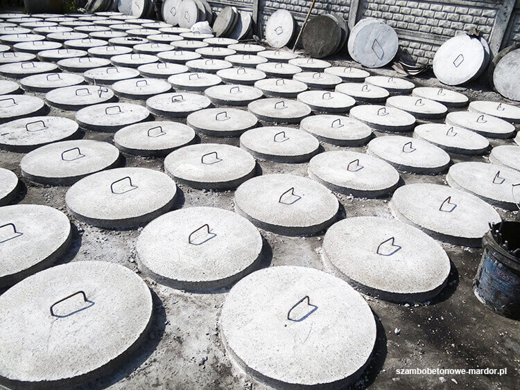 Wytrzymałe włazy do szamb betonowych z zabezpieczeniami w Puławach